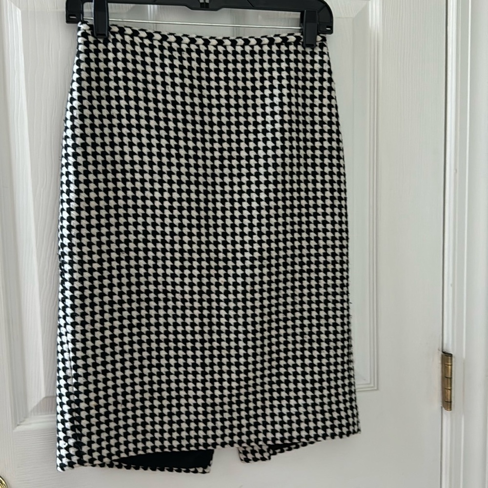 Ann Taylor Loft Skirt size 0